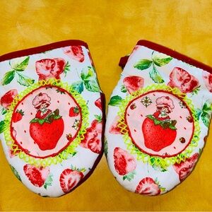 Strawberry Shortcake Handcrafted Kitchen Mittens Retro Cartoon One Of aKind